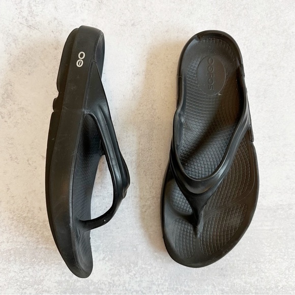 OOFOS Shoes - OOFOS comfort flip flop sandals